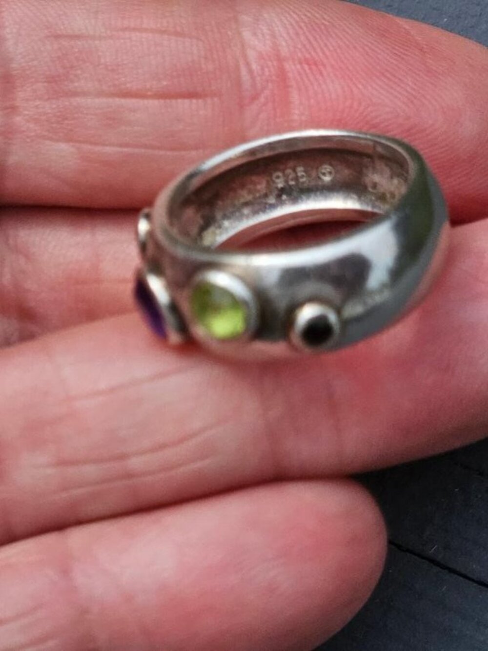 Beautiful Silver Band with Amethyst - Picture 6 of 12